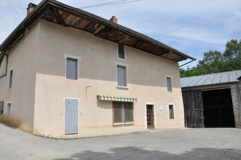 Moulin, pressoir Dumas puis moulin à foulon Clerc actuellement logement et exploitation agricole