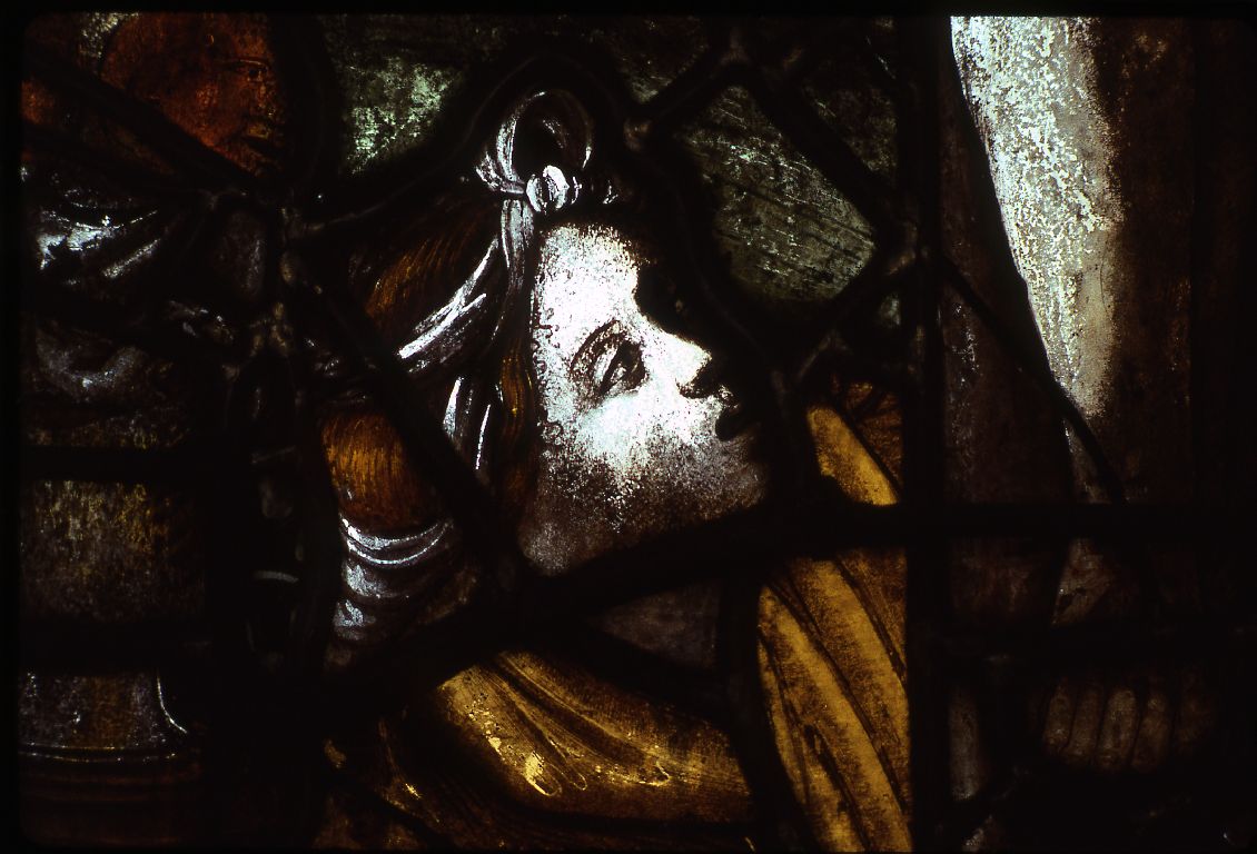 Verrière : Christ en croix avec Marie Madeleine à ses pieds (baie 3), verrière figurée