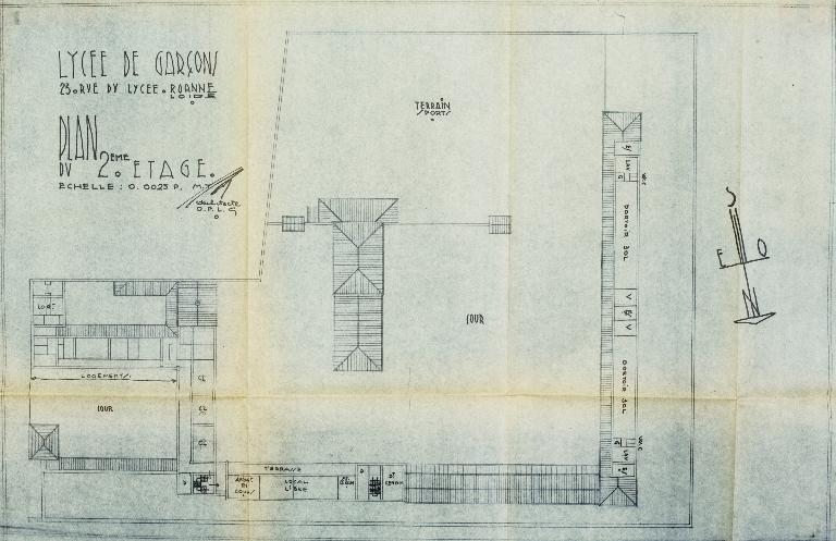 Manoir de Chènevoux, puis collège de jésuites, puis école centrale, puis lycée de garçons, actuellement lycée d'enseignement secondaire Jean-Puy