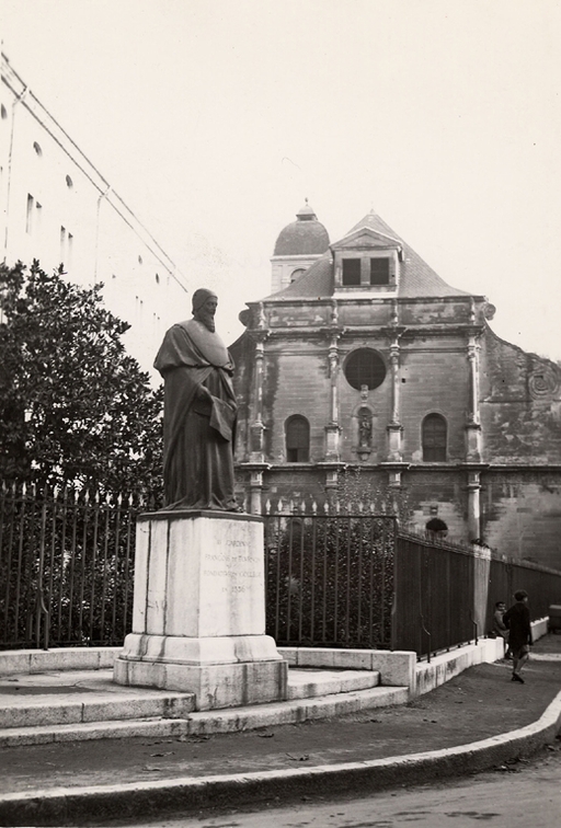 Collège de Tournon, puis école royale militaire, école centrale, collège communal, collège royal, lycée impérial, lycée de garçons, actuellement lycée Gabriel-Faure