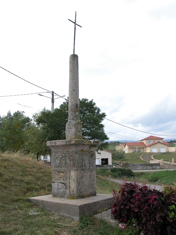 Croix de chemin (dite croix de la Carrière)