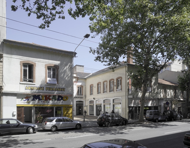 Usine d'instruments de musique en cuivre Pélisson, Guinot, Blanchon et Cie actuellement magasin de commerce Mistigrif