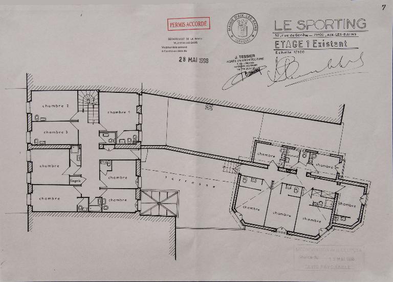 Hôtel de voyageurs, dit Hôtel meublé Guichard-Garin, puis Maison meublée Guerrier-Garin et Hôtel-Pension Guichard, puis Hôtel de Russie et des Colonies, puis Hôtel Sporting-Belmont, puis Hôtel Sporting, actuellement immeuble