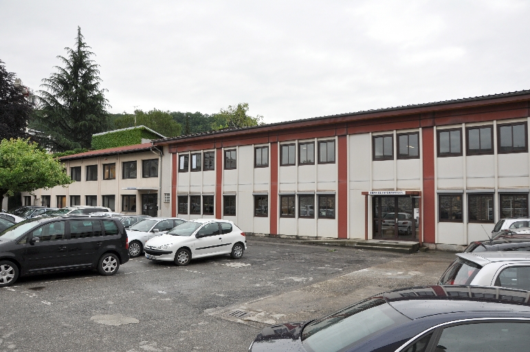 Edifice artisanal, Maison Grosse et Gerlat, puis usine de fabrication de matériaux de construction, entreprise de travaux publics, Entreprise Léon Grosse et Cie, actuellement Entreprise générale Léon Grosse