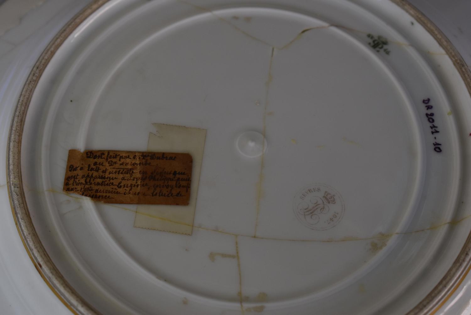 Assiette plate du service d'apparat du château d'Eu