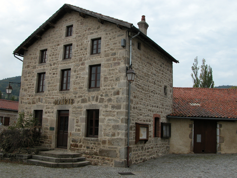 Maison, café, mairie (maison Chamarel)