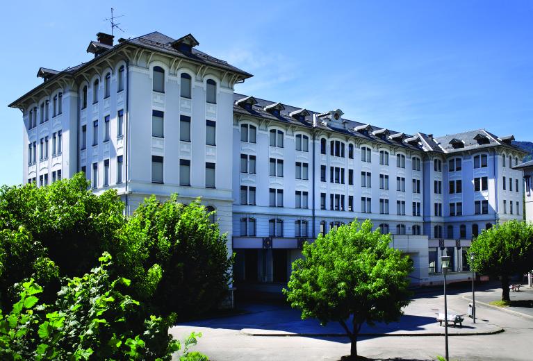 École nationale d'horlogerie, actuellement lycée polyvalent Charles-Poncet