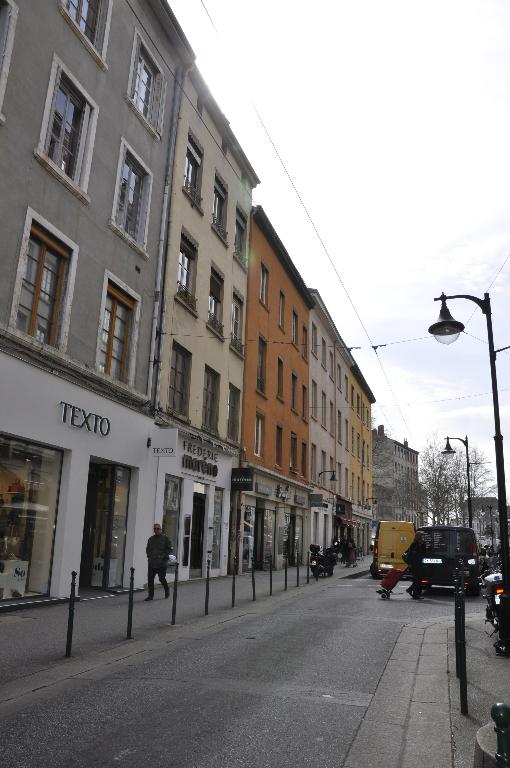 Immeuble-atelier, actuellement immeuble à logements