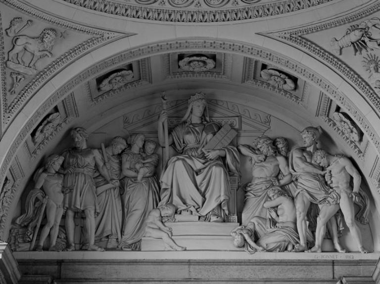 Ensemble de deux hauts-reliefs : La Justice punissant le Crime, La Ville de Lyon accueillant les Arts, le Commerce, l'Industrie et l'Agriculture
