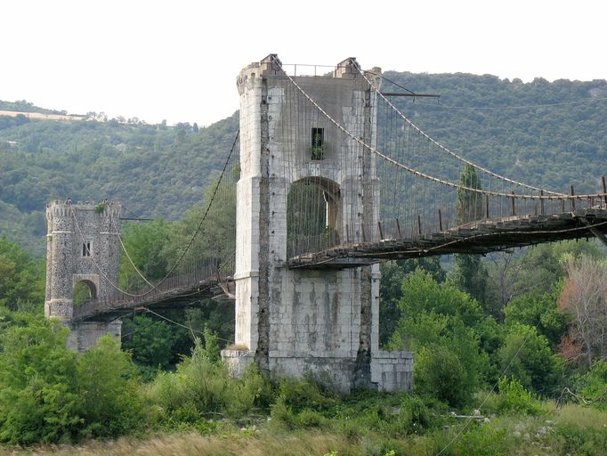 Pont routier dit Vieux pont de Rochemaure
