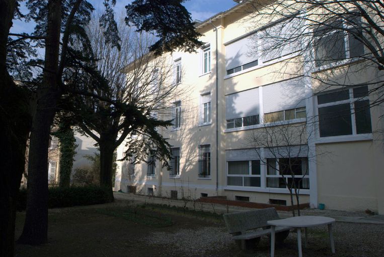 Etablissement médical Clinique gynécologique et d'accouchement du docteur Violet, actuellement foyer arménien de jeunes filles Saint-Grégoire