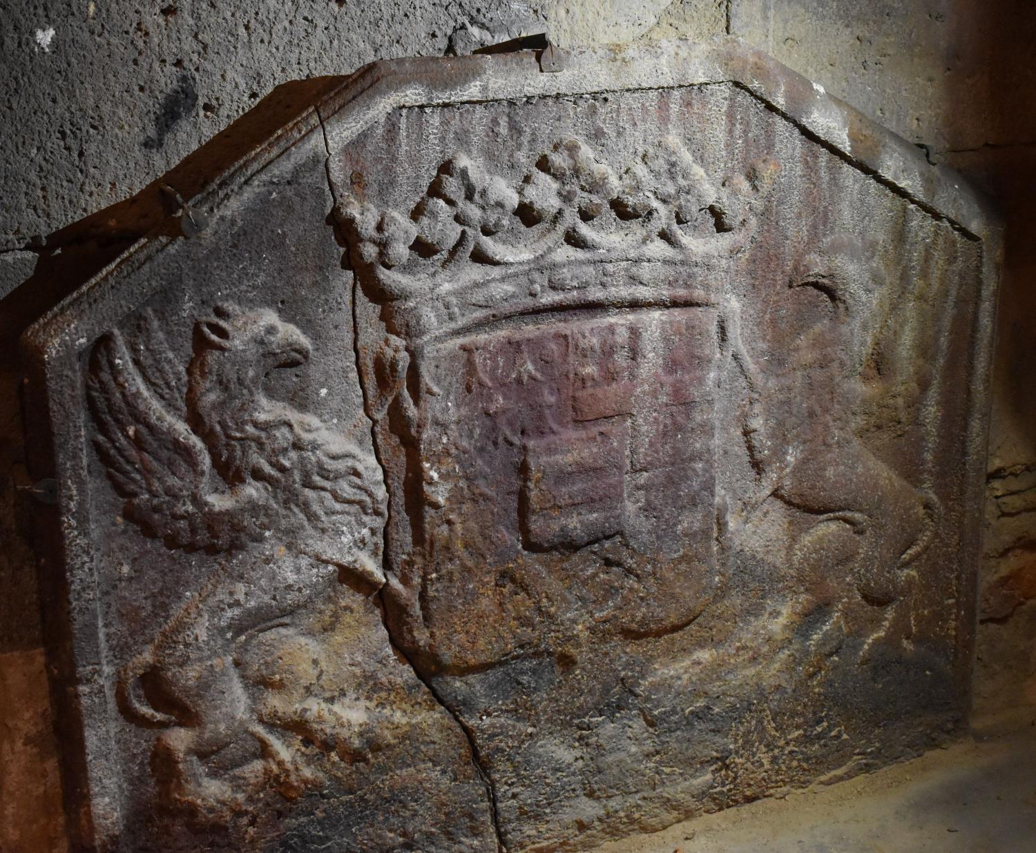 Plaque de cheminée armoriée