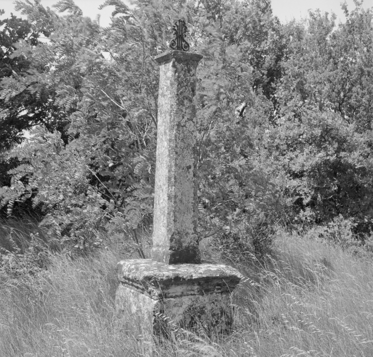 Les croix monumentales de la commune de Chamaret