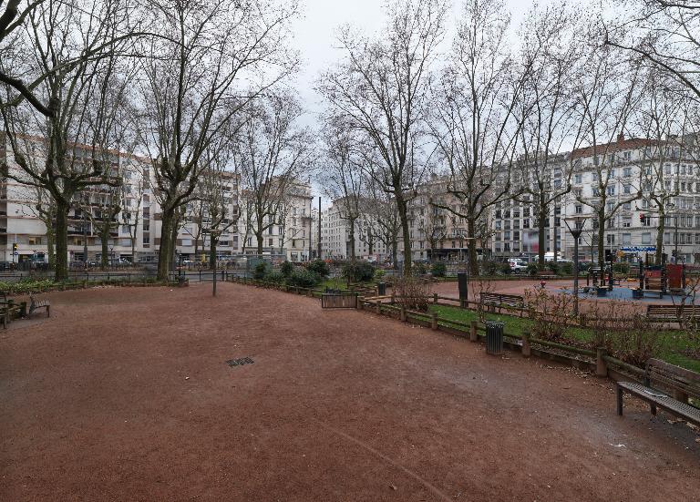 Place Aristide-Briand, anciennement place de l'Abondance