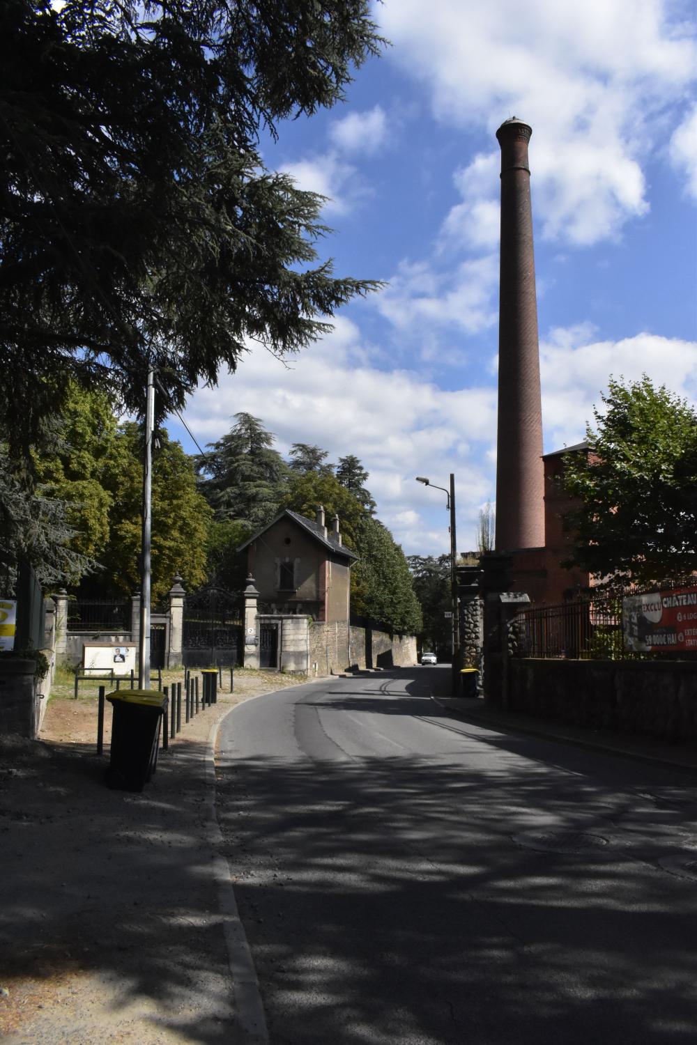 École professionnelle, dite collège d'enseignement technique, actuellement lycée professionnel hôtelier