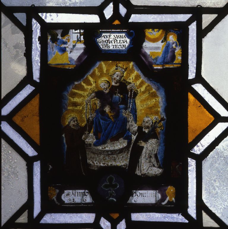 Verrière : remise des chapelets à Saint-François d' assise et à sainte Claire d' Assise par la Vierge et l' Enfant Jésus (baie 1), verrière figurée, grisaille décorative