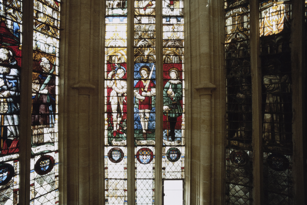 Verrière : saint Georges, saint Julien, saint Ferréol, saint Fortunat, saint Michel, saint Eustache (baie 2), verrière à personnages