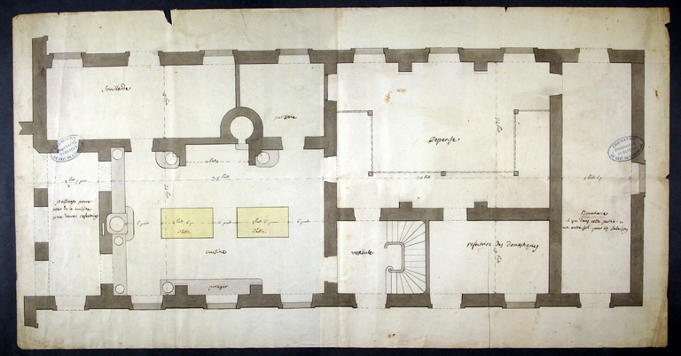 Collège de Tournon, puis école royale militaire, école centrale, collège communal, collège royal, lycée impérial, lycée de garçons, actuellement lycée Gabriel-Faure