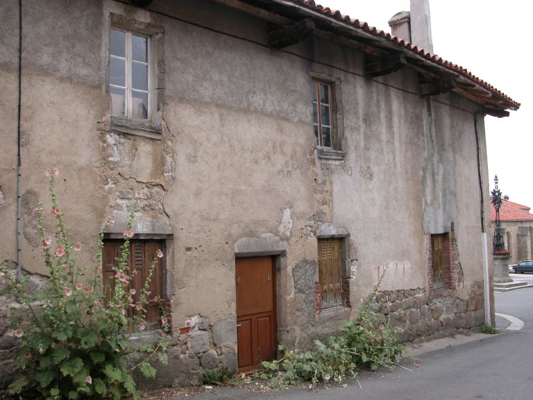 Maison, puis café et boulangerie Lombardin, actuellement maison