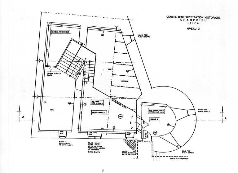 Porte de ville, dite porte de Bise, actuellement Centre d'interprétation de l'art roman en Forez