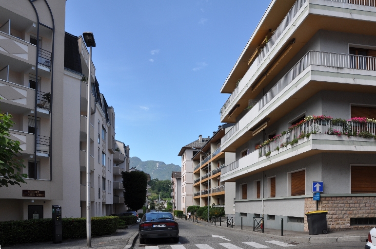 Rue Alexis, puis Tony-Révillon