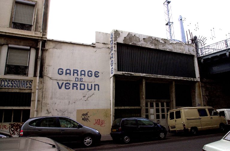 Garage de réparation automobile ; station service, garage Renault