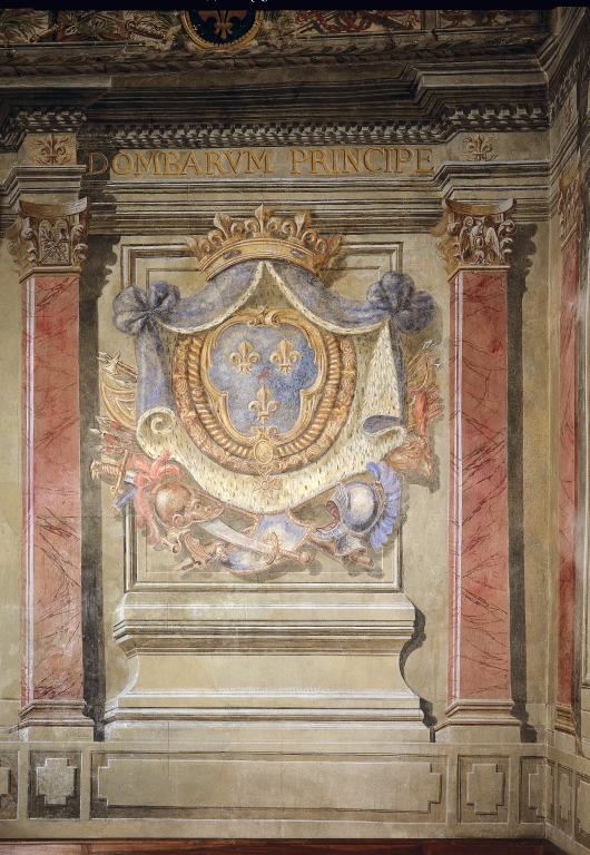 peintures monumentales (2) (décor intérieur, trompe-l' oeil, en pendant) : armoiries du duc et de la duchesse du Maine