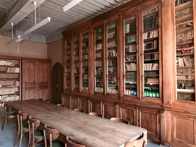 Ancien couvent d'Ursulines actuellement collège Victor-de-Laprade