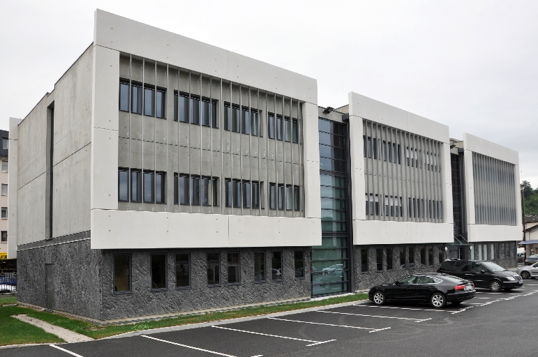 Edifice artisanal, Maison Grosse et Gerlat, puis usine de fabrication de matériaux de construction, entreprise de travaux publics, Entreprise Léon Grosse et Cie, actuellement Entreprise générale Léon Grosse