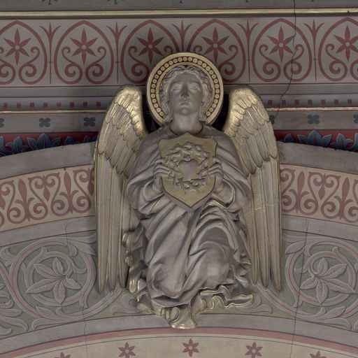 Ensemble de deux haut-reliefs : Anges portant l'insigne de l'ordre de la Visitation