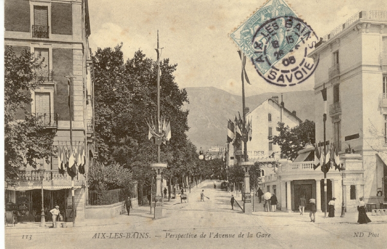 Avenue de la Gare, puis avenue des Thermes, puis avenue Charles-de-Gaulle