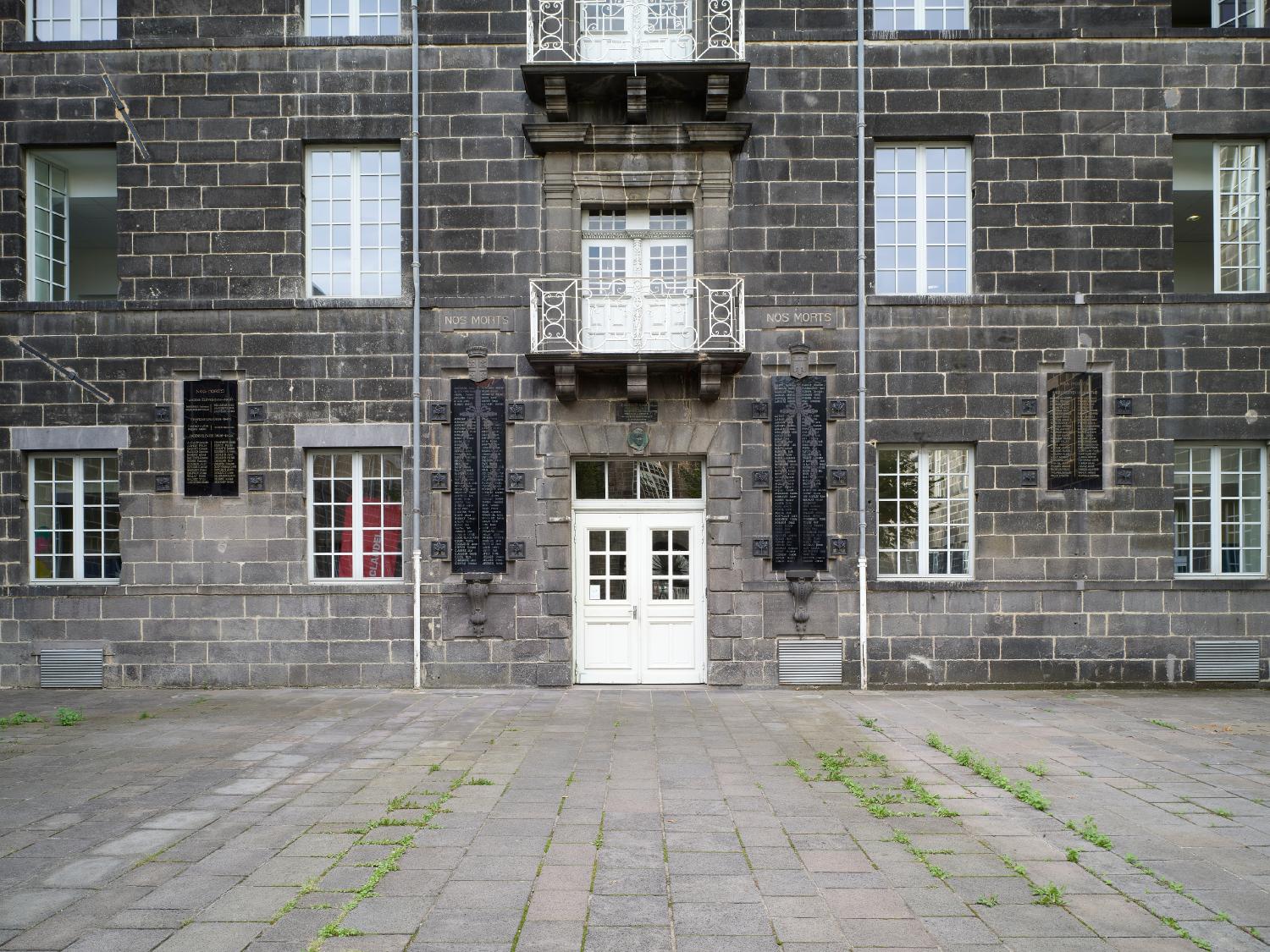 Monument aux morts des guerres de 1914-1918 et 1939-1945 du lycée Blaise-Pascal