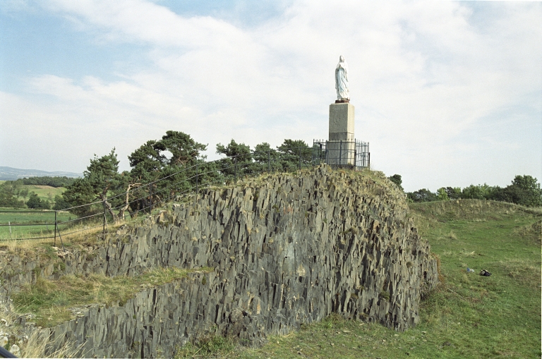 Les statues de la Vierge, dites Madones, du canton de Boën et de la commune de Sail-sous-Couzan