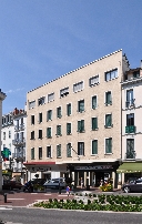 Immeuble, puis hôtel de voyageurs, Hôtel Damesin, puis Hôtel Damesin et Continental, puis Hôtel Continental, actuellement immeuble Le Continental