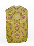 chasuble : ornement doré