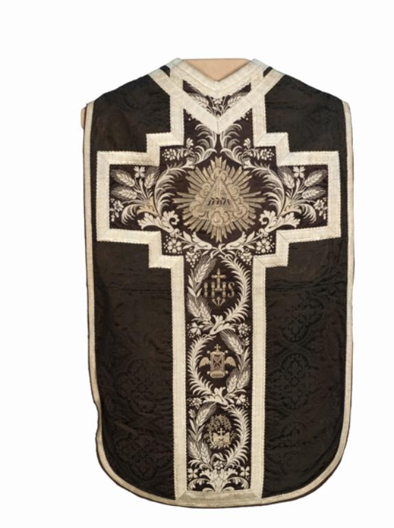 chasuble : ornement noir