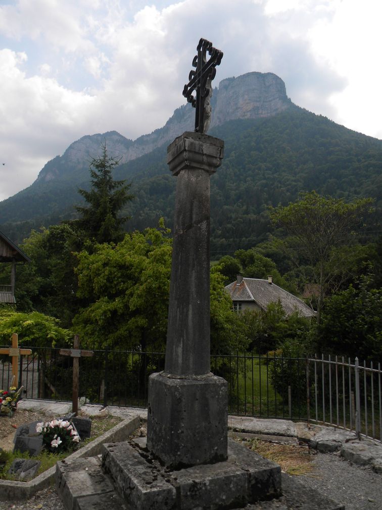 Croix de cimetière