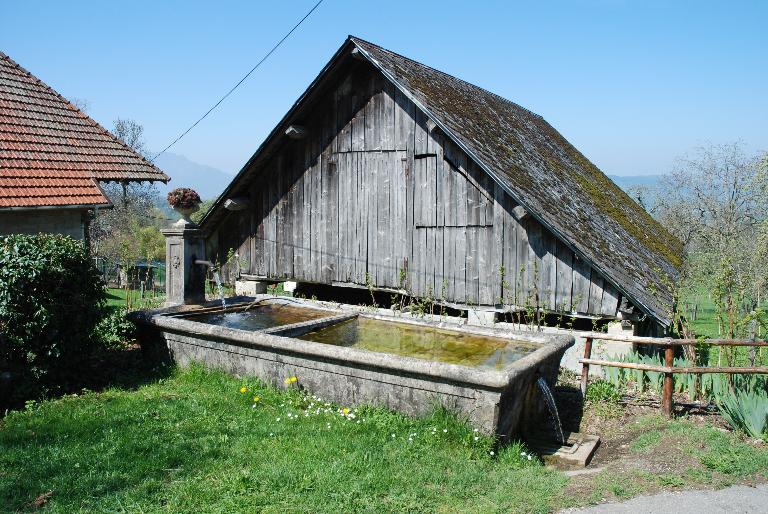 Bassin (fontaine, abreuvoir)