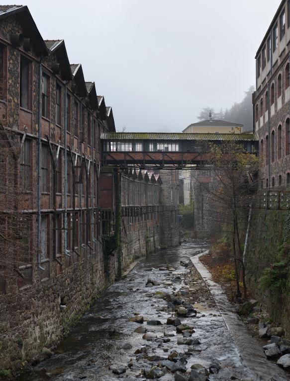 Tannerie Meyzonnier puis Combe et Meyzonnier puis Floquet du Puy puis les Tanneries Françaises Réunies actuellement services municipaux, maroquinerie et logement d'ouvriers