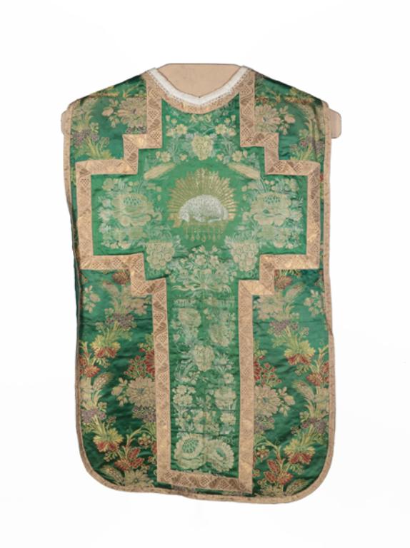 chasuble, étole, manipule, voile de calice, bourse de corporal : ornement vert