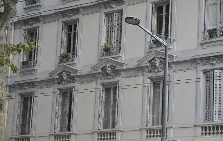 Ancienne huilerie et savonnerie Faussemagne puis Lyon industriel, société coopérative mécanique et industrielle française puis Peugeot et Cie aciers laminés et fourniture pour parapluie actuellement logement