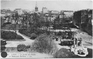 Vue de l'église du Bon Pasteur et du jardin des plantes au début du 20e siècle (Arch. mun. Lyon, 38 PH 191, n°216, carte postale).