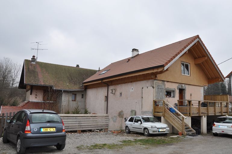 Moulin Charny puis Scierie Charny dite Café de la Gare actuellement logements