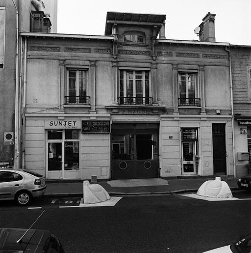 Usine de quincaillerie P. Naude actuellement immeuble