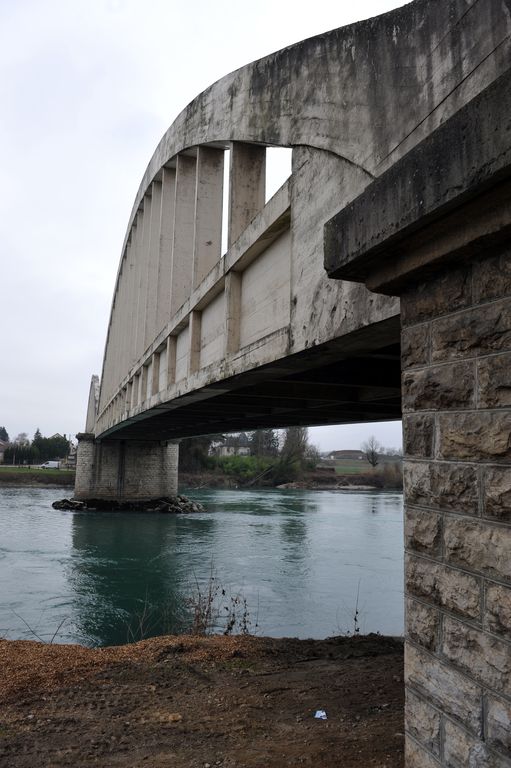 Pont routier de Loyettes