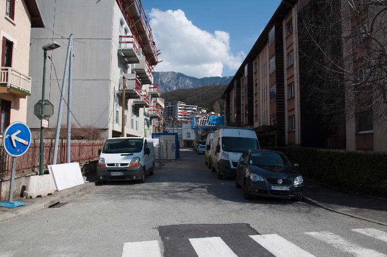 Chemin, puis rue de la Paix