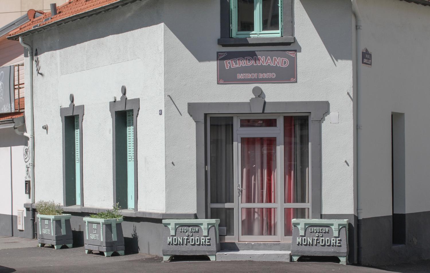 Jardinière publicitaire "Liqueur du Mont-Dore" et "Bière la Fauvette"
