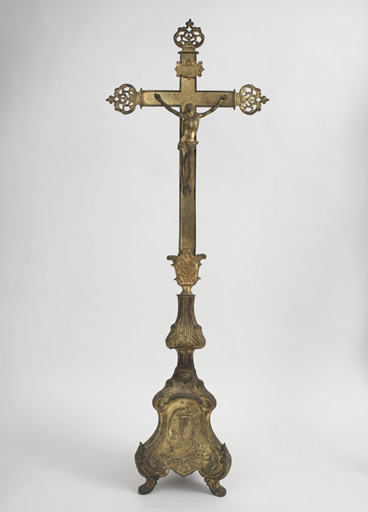 Chandeliers (5), croix d'autel (N°1)