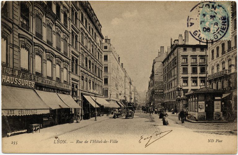 Rue de l'Impératrice, puis rue de l'Hôtel-de-Ville, actuellement rue du  Président-Edouard-Herriot, Lyon. Rue de l'Hôtel-de-Ville, carte postale,  cachet de 1906 (IVR82_20056902024NUCA) - Inventaire Général du Patrimoine  Culturel