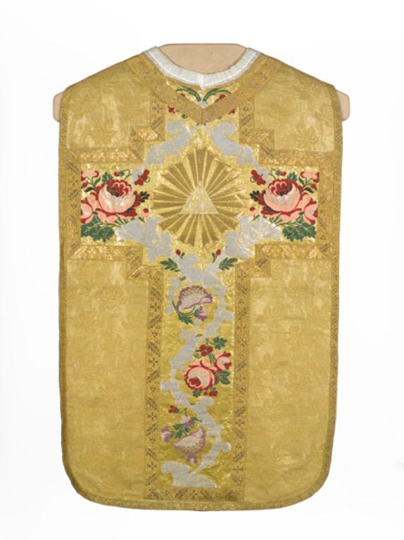 chasuble, étole, manipule, voile de calice, bourse de corporal : onement doré